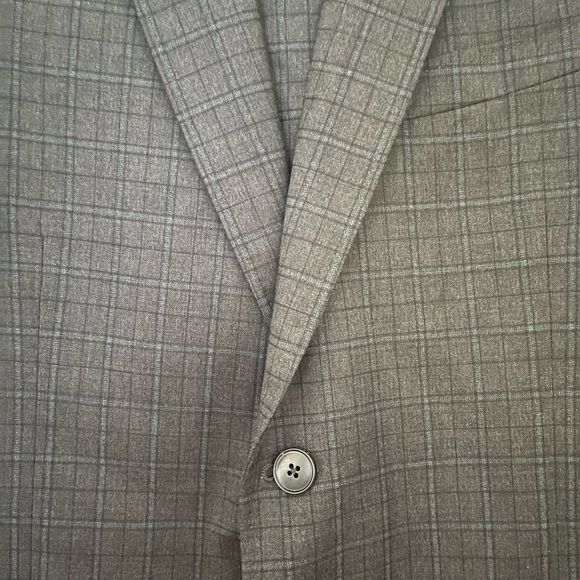 Beautiful Gucci suite sz.42 worn twice - Picture 4 of 10